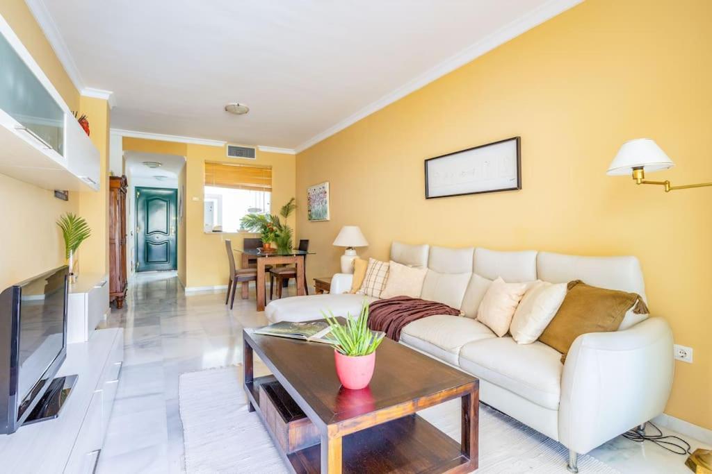 Apartment Oleholidays Senorio Gonzaga Junto A Puerto Banus Marbella